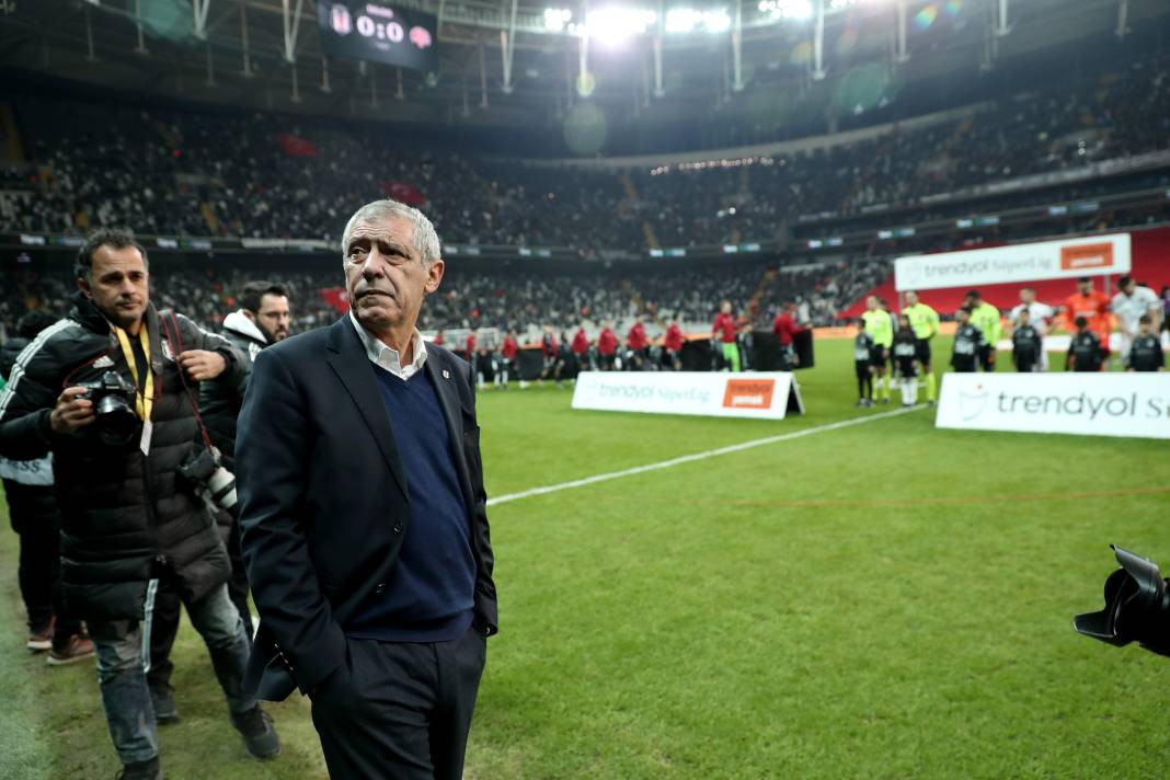 Fernando Santos ilk maçında neler yaptı neler. Taraftarları da coşturdu - Resim: 9