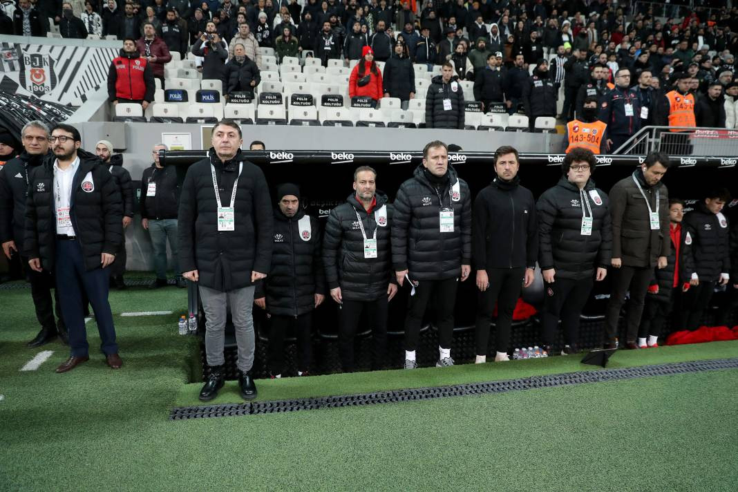 Fernando Santos ilk maçında neler yaptı neler. Taraftarları da coşturdu - Resim: 5