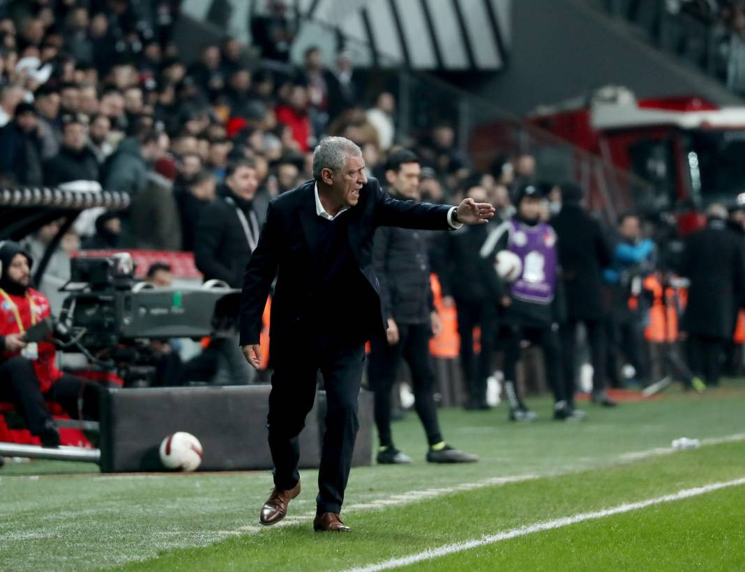 Fernando Santos ilk maçında neler yaptı neler. Taraftarları da coşturdu - Resim: 2
