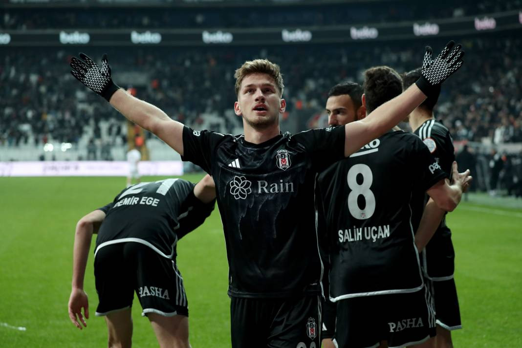 Fernando Santos ilk maçında neler yaptı neler. Taraftarları da coşturdu - Resim: 57