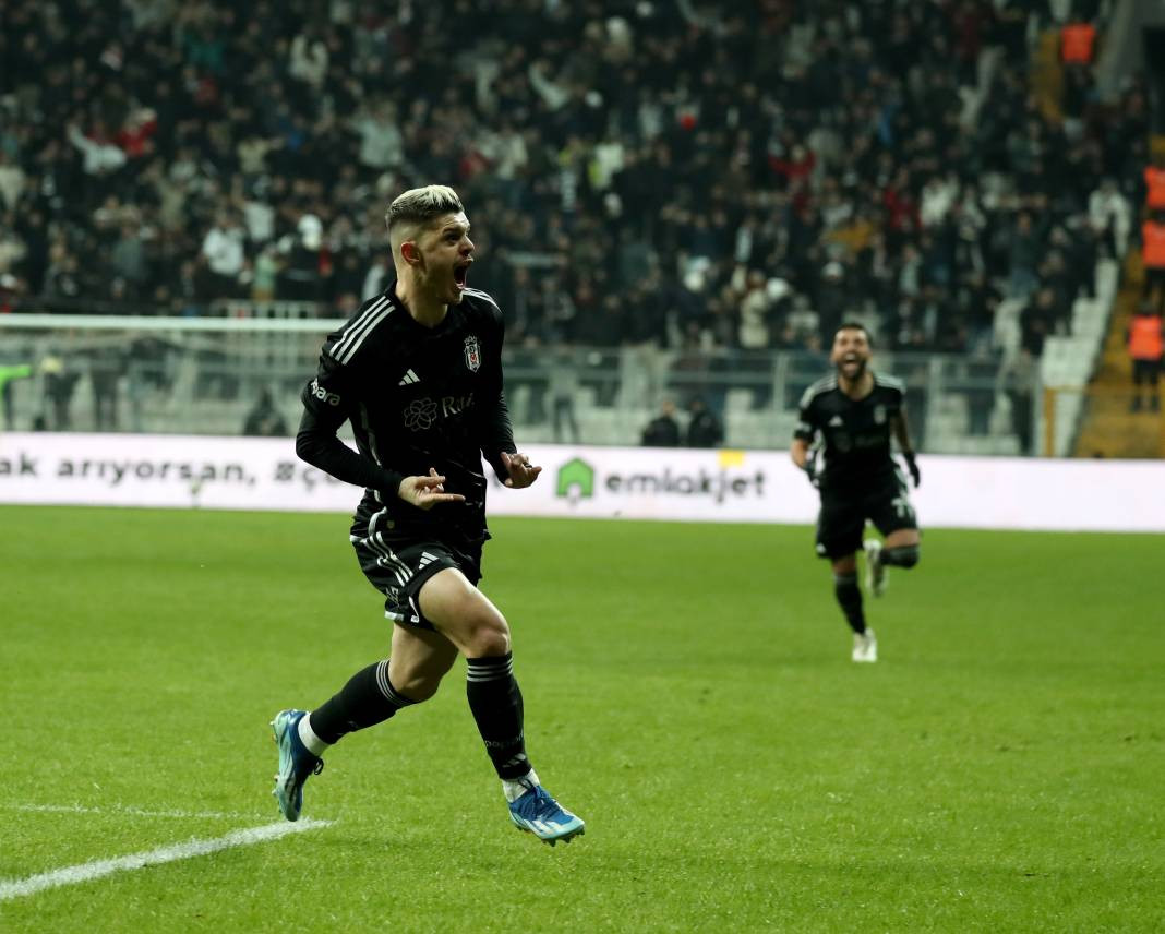 Fernando Santos ilk maçında neler yaptı neler. Taraftarları da coşturdu - Resim: 55