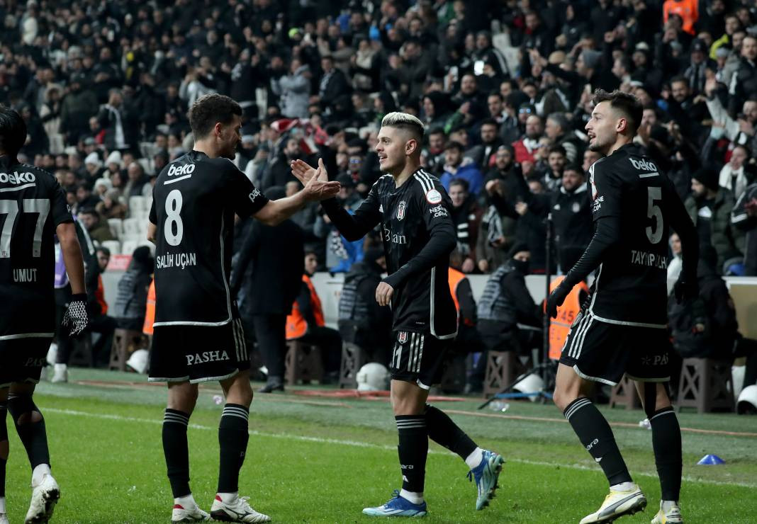 Fernando Santos ilk maçında neler yaptı neler. Taraftarları da coşturdu - Resim: 52