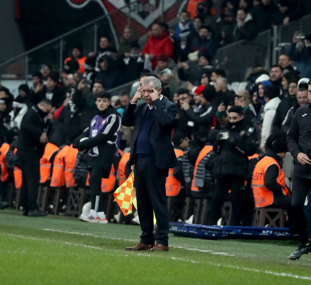 Fernando Santos ilk maçında neler yaptı neler. Taraftarları da coşturdu - Resim: 51