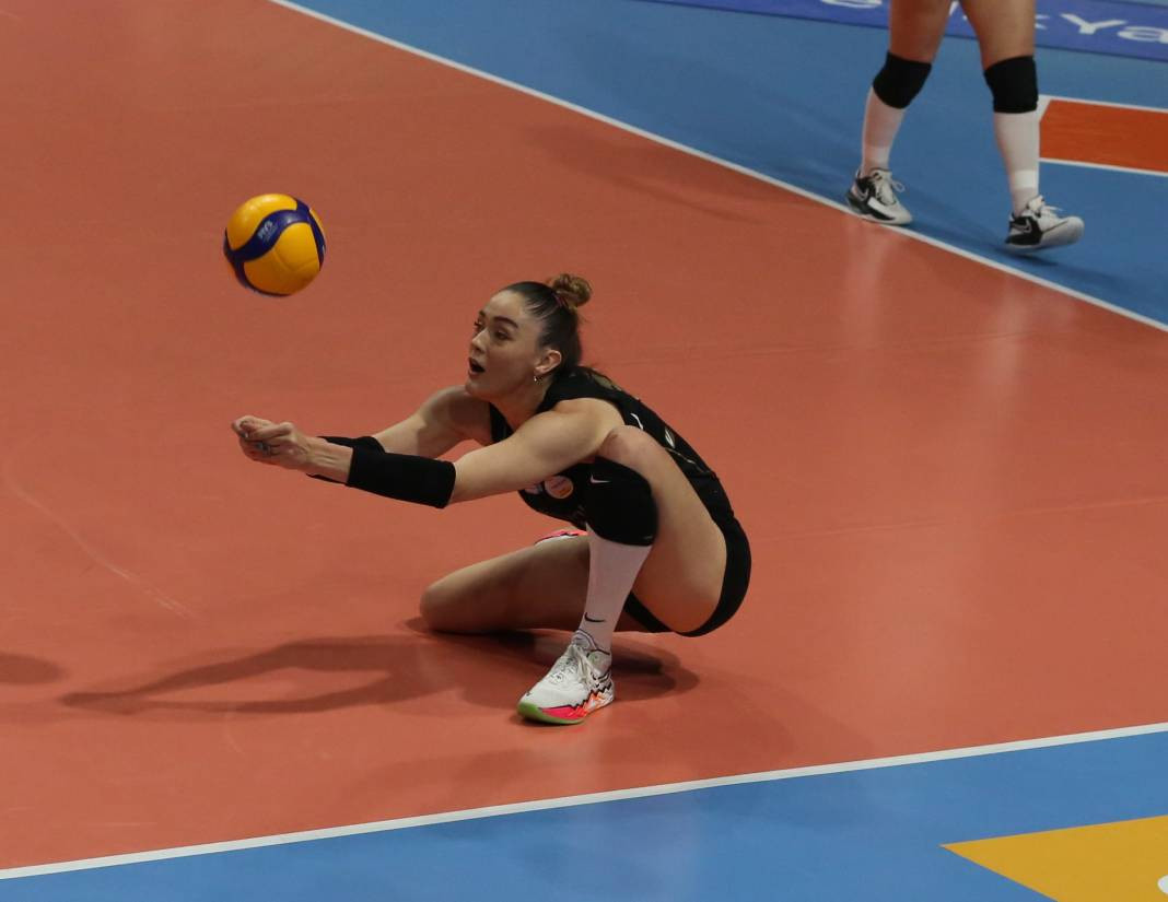Zehra Güneş'in şov yaptığı maçta Vakıfbank Beşiktaş karşısında kazandı. Maçın tüm fotoğrafları - Resim: 64