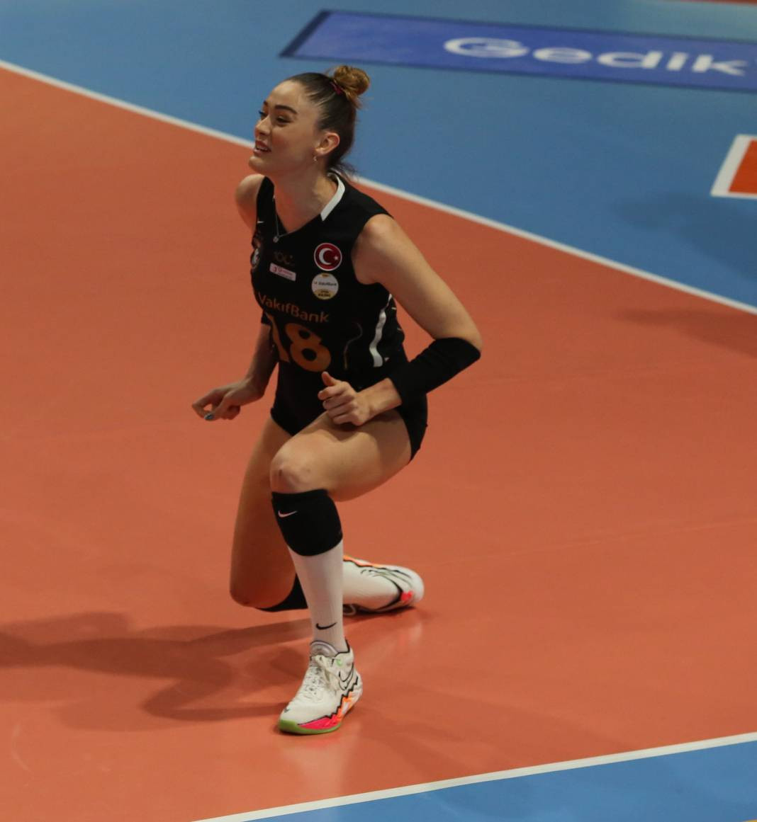Zehra Güneş'in şov yaptığı maçta Vakıfbank Beşiktaş karşısında kazandı. Maçın tüm fotoğrafları - Resim: 62