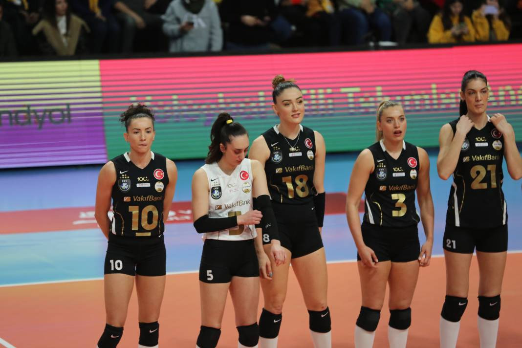 Zehra Güneş'in şov yaptığı maçta Vakıfbank Beşiktaş karşısında kazandı. Maçın tüm fotoğrafları - Resim: 43