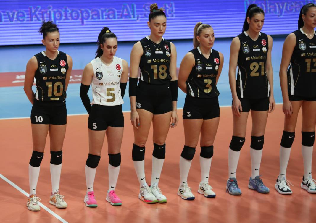 Zehra Güneş'in şov yaptığı maçta Vakıfbank Beşiktaş karşısında kazandı. Maçın tüm fotoğrafları - Resim: 45