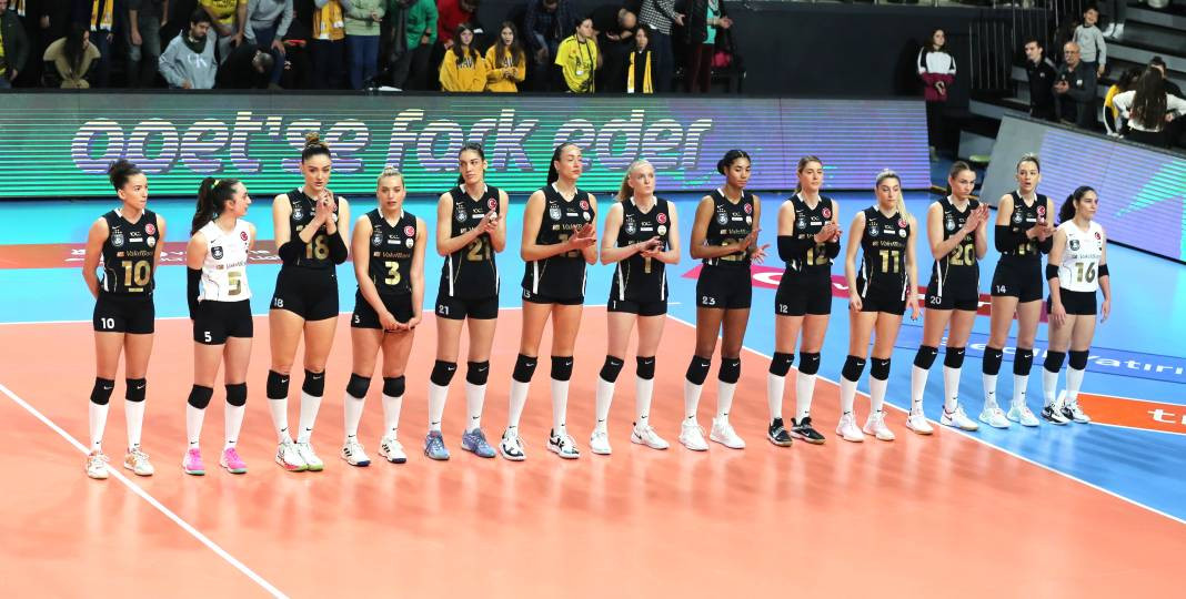 Zehra Güneş'in şov yaptığı maçta Vakıfbank Beşiktaş karşısında kazandı. Maçın tüm fotoğrafları - Resim: 44