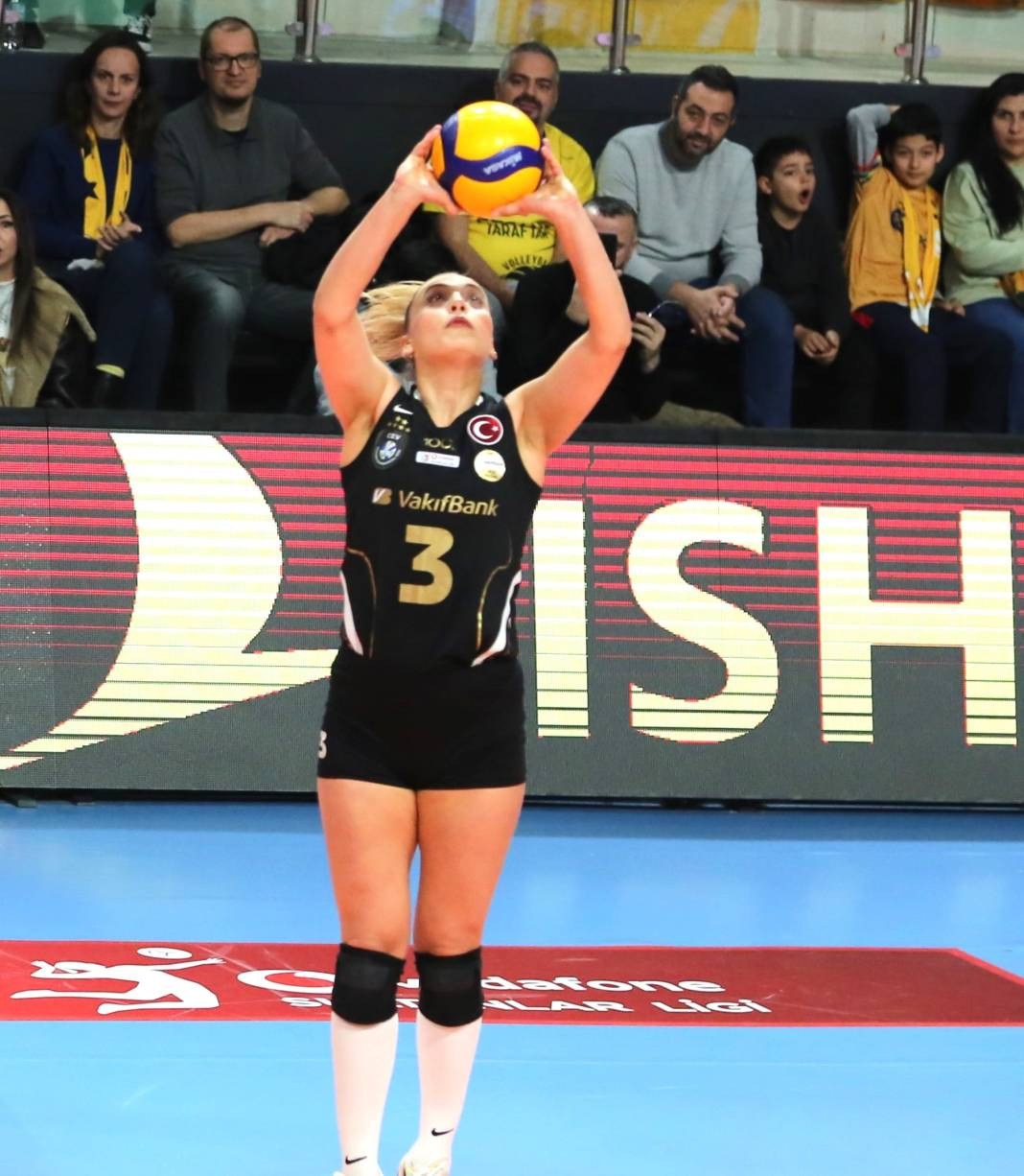 Zehra Güneş'in şov yaptığı maçta Vakıfbank Beşiktaş karşısında kazandı. Maçın tüm fotoğrafları - Resim: 21