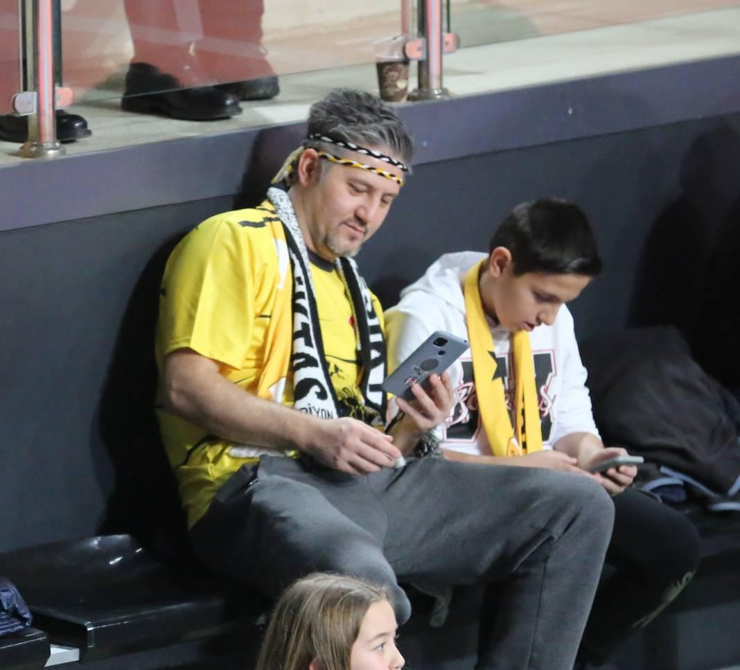 Zehra Güneş'in şov yaptığı maçta Vakıfbank Beşiktaş karşısında kazandı. Maçın tüm fotoğrafları - Resim: 5