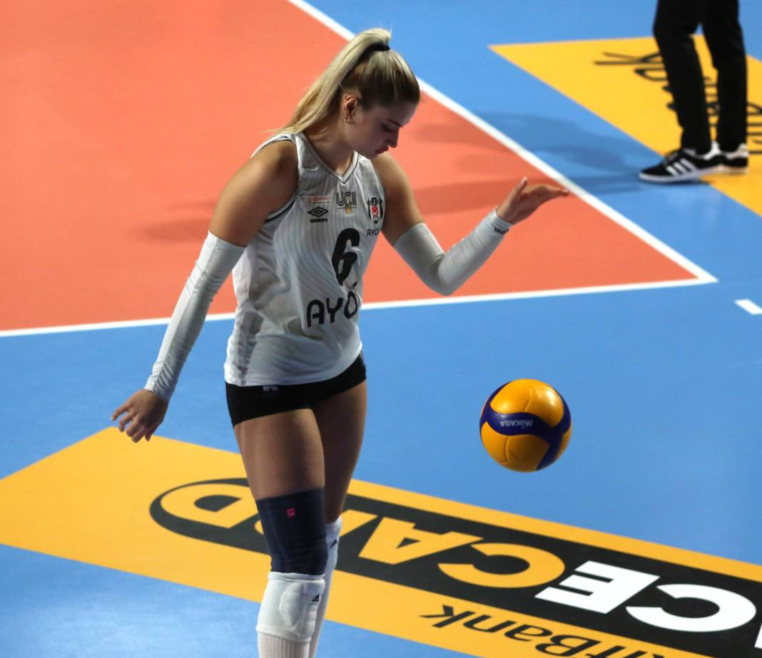 Zehra Güneş'in şov yaptığı maçta Vakıfbank Beşiktaş karşısında kazandı. Maçın tüm fotoğrafları - Resim: 110