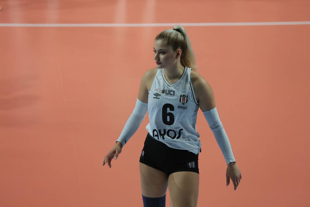 Zehra Güneş'in şov yaptığı maçta Vakıfbank Beşiktaş karşısında kazandı. Maçın tüm fotoğrafları - Resim: 108