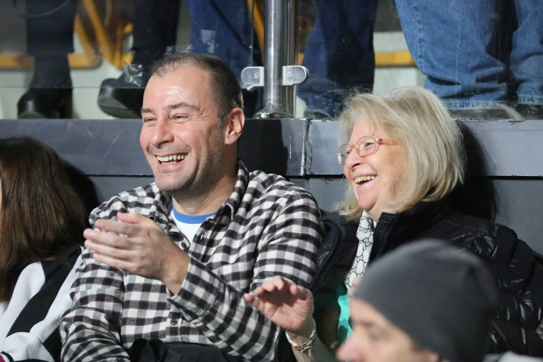 Zehra Güneş'in şov yaptığı maçta Vakıfbank Beşiktaş karşısında kazandı. Maçın tüm fotoğrafları - Resim: 74