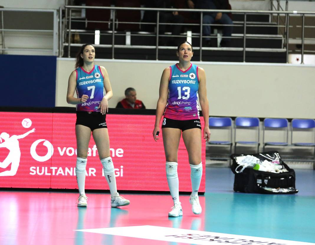 THY Kuzeyboru karşısında yüksekten uçtu. Nefes kesen maçı kazandı - Resim: 48