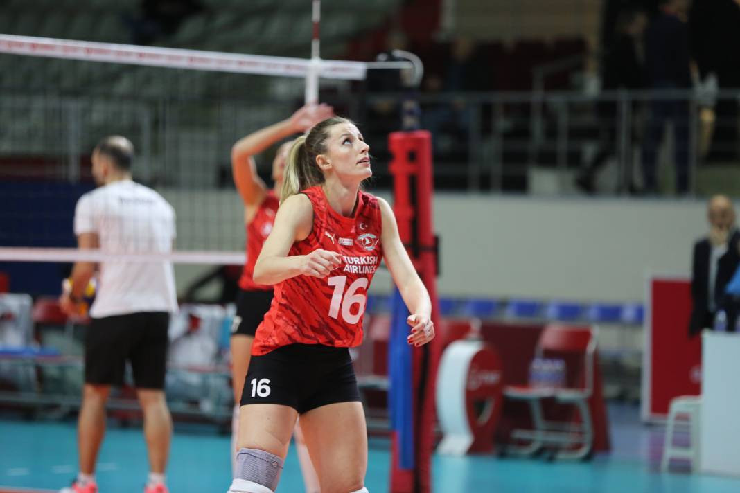 THY Kuzeyboru karşısında yüksekten uçtu. Nefes kesen maçı kazandı - Resim: 44