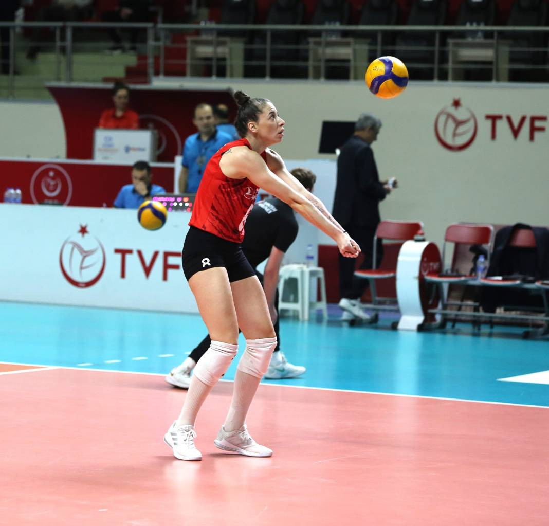 THY Kuzeyboru karşısında yüksekten uçtu. Nefes kesen maçı kazandı - Resim: 47