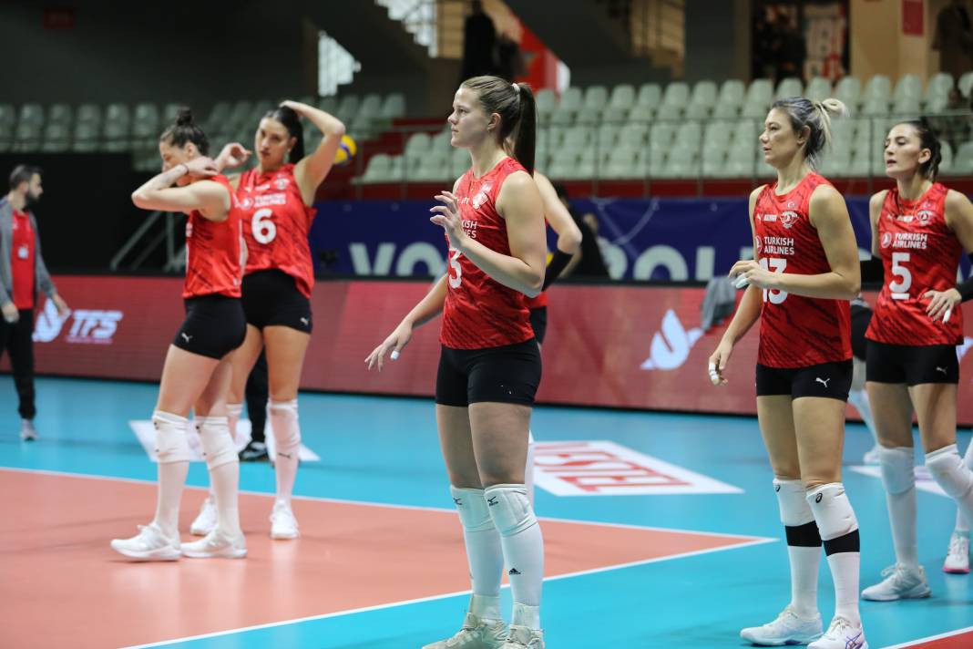 THY Kuzeyboru karşısında yüksekten uçtu. Nefes kesen maçı kazandı - Resim: 40