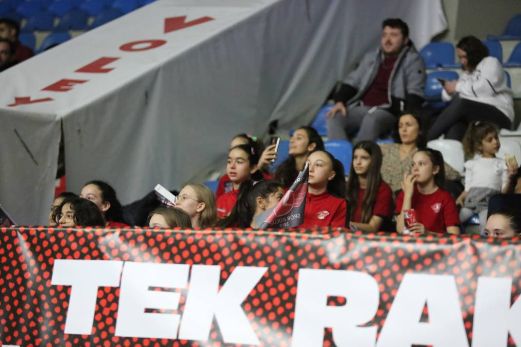 THY Kuzeyboru karşısında yüksekten uçtu. Nefes kesen maçı kazandı - Resim: 35