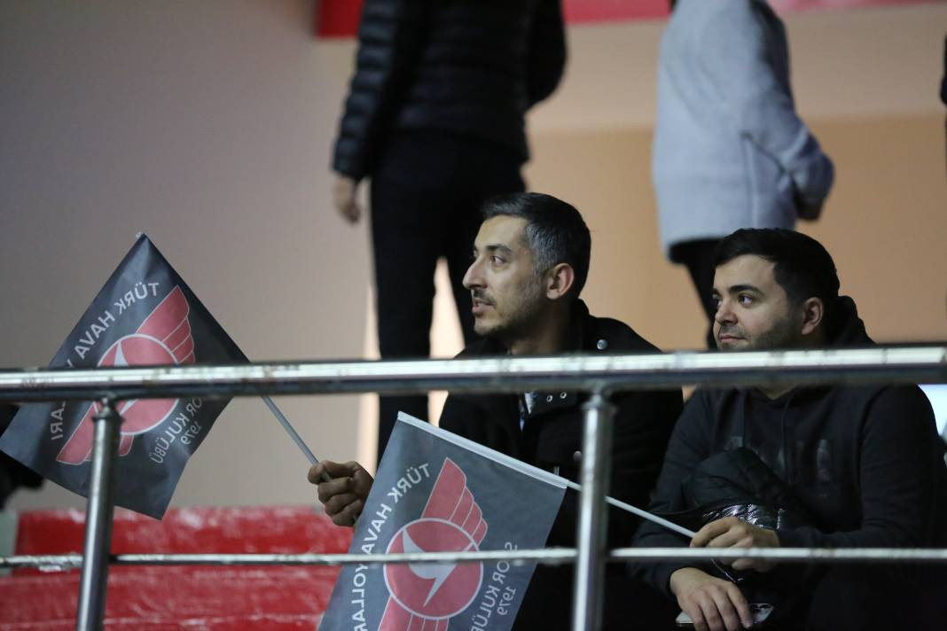 THY Kuzeyboru karşısında yüksekten uçtu. Nefes kesen maçı kazandı - Resim: 34