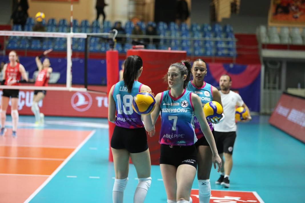 THY Kuzeyboru karşısında yüksekten uçtu. Nefes kesen maçı kazandı - Resim: 29