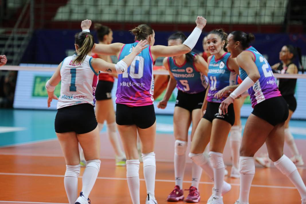 THY Kuzeyboru karşısında yüksekten uçtu. Nefes kesen maçı kazandı - Resim: 15