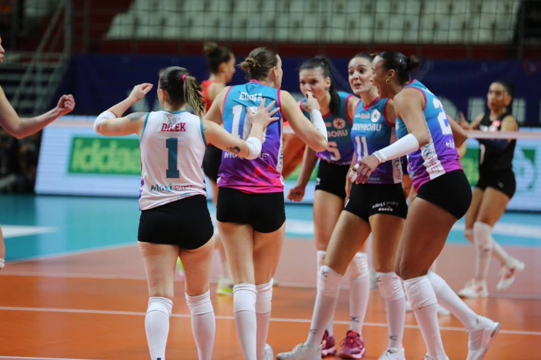 THY Kuzeyboru karşısında yüksekten uçtu. Nefes kesen maçı kazandı - Resim: 10