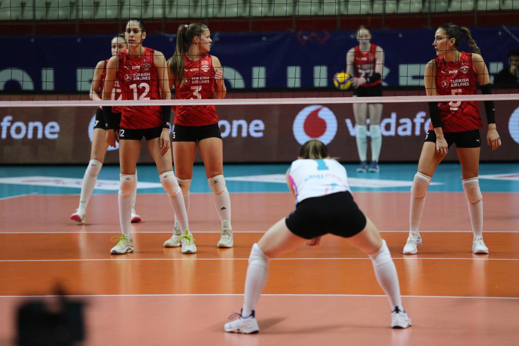 THY Kuzeyboru karşısında yüksekten uçtu. Nefes kesen maçı kazandı - Resim: 3