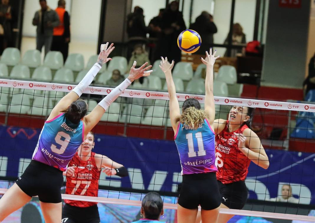 THY Kuzeyboru karşısında yüksekten uçtu. Nefes kesen maçı kazandı - Resim: 11