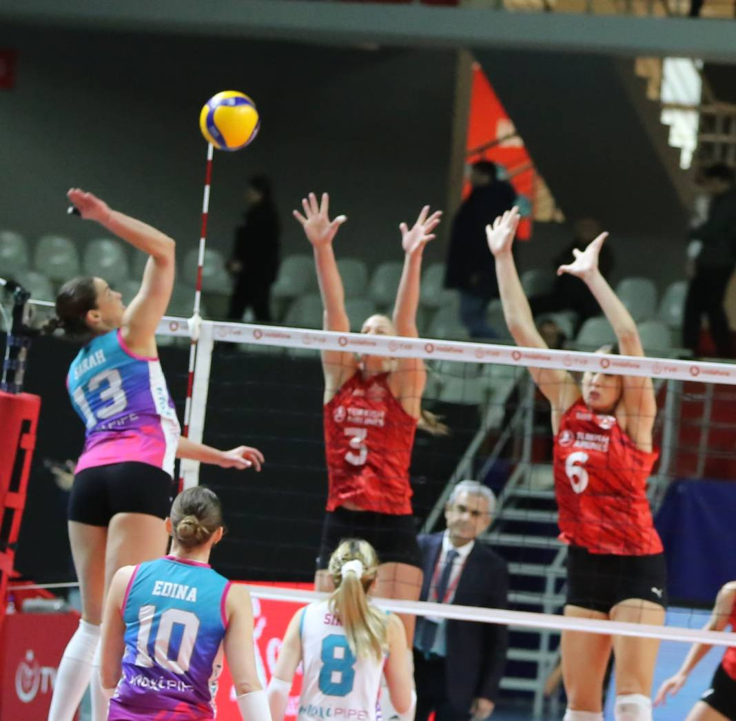 THY Kuzeyboru karşısında yüksekten uçtu. Nefes kesen maçı kazandı - Resim: 9