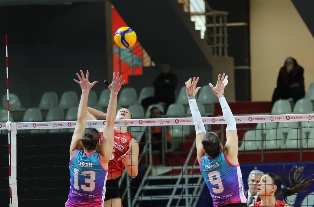 THY Kuzeyboru karşısında yüksekten uçtu. Nefes kesen maçı kazandı - Resim: 7