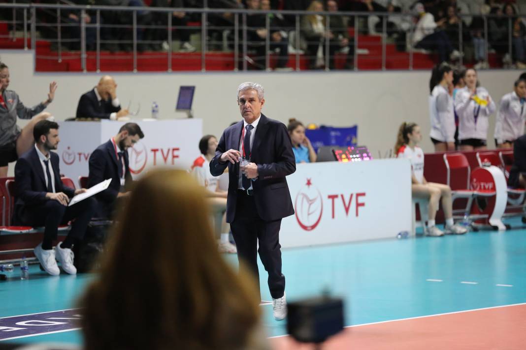 THY Kuzeyboru karşısında yüksekten uçtu. Nefes kesen maçı kazandı - Resim: 72