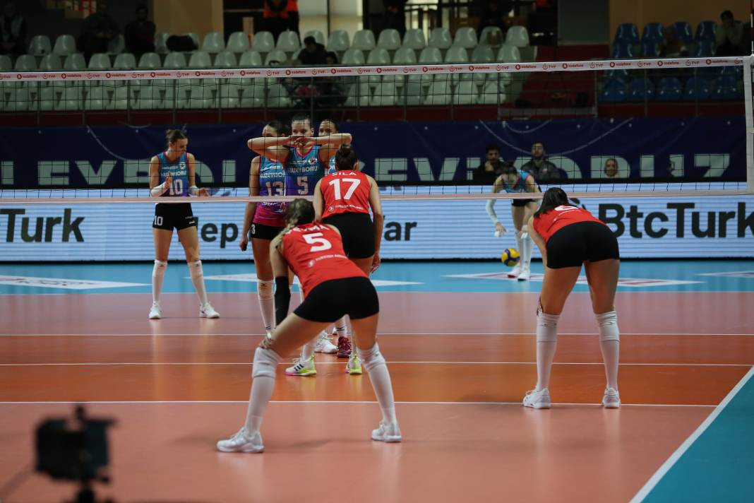 THY Kuzeyboru karşısında yüksekten uçtu. Nefes kesen maçı kazandı - Resim: 71