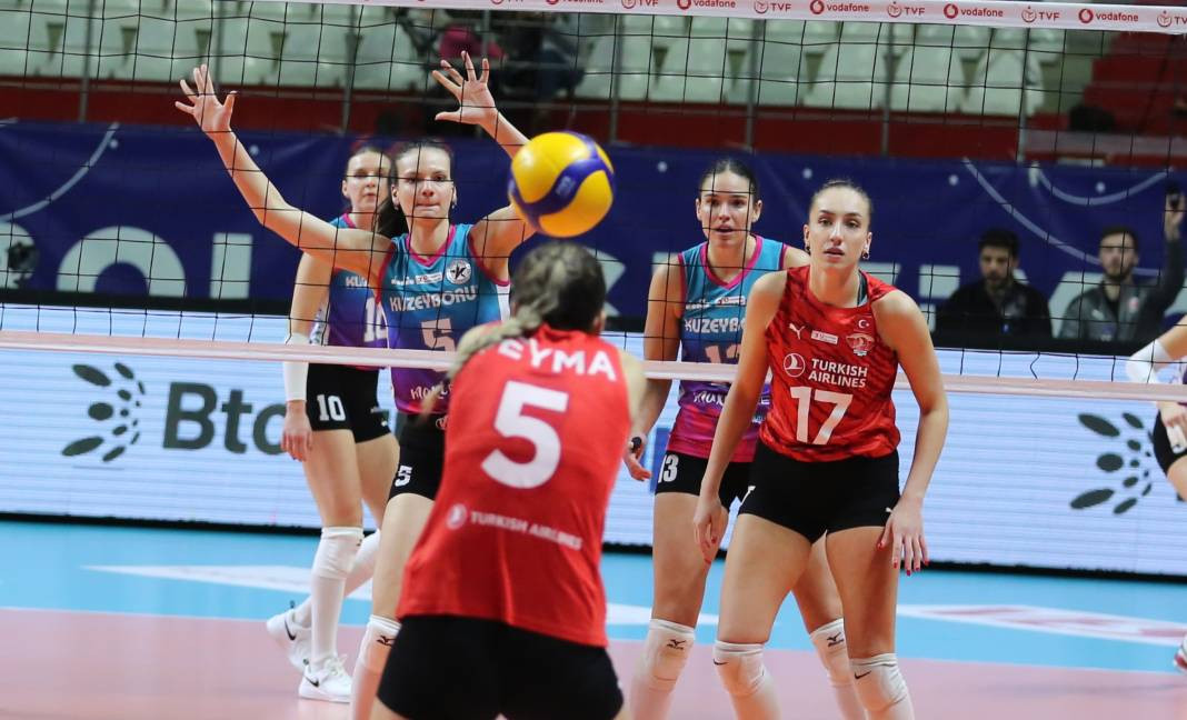 THY Kuzeyboru karşısında yüksekten uçtu. Nefes kesen maçı kazandı - Resim: 75