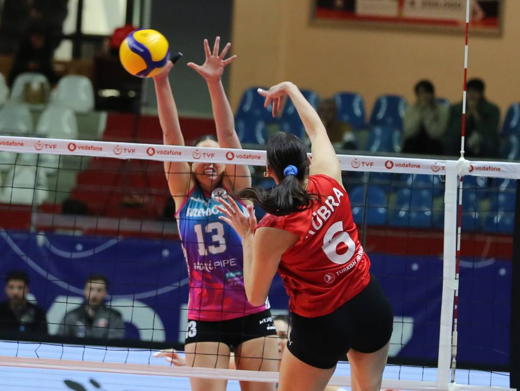 THY Kuzeyboru karşısında yüksekten uçtu. Nefes kesen maçı kazandı - Resim: 74