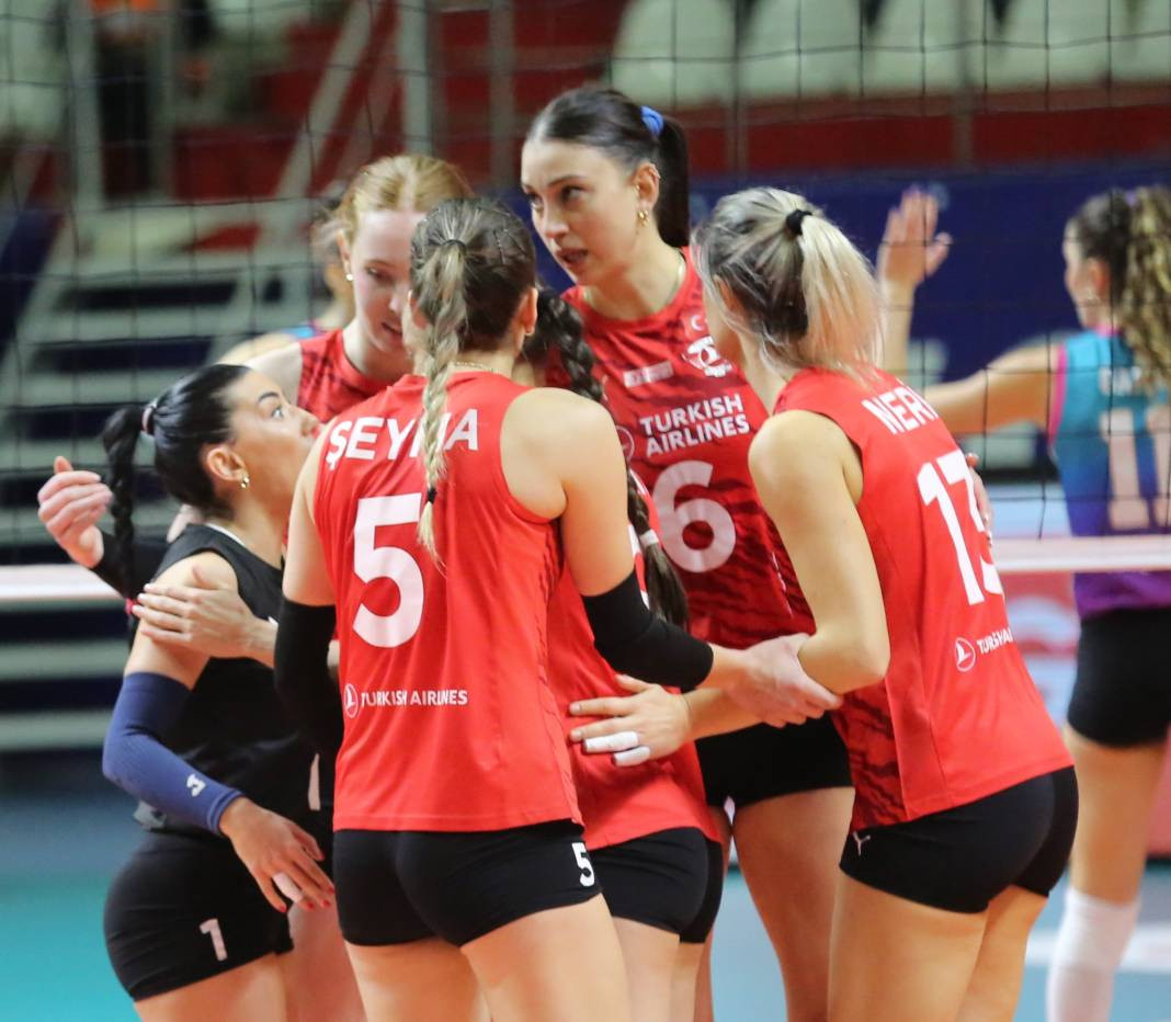 THY Kuzeyboru karşısında yüksekten uçtu. Nefes kesen maçı kazandı - Resim: 73