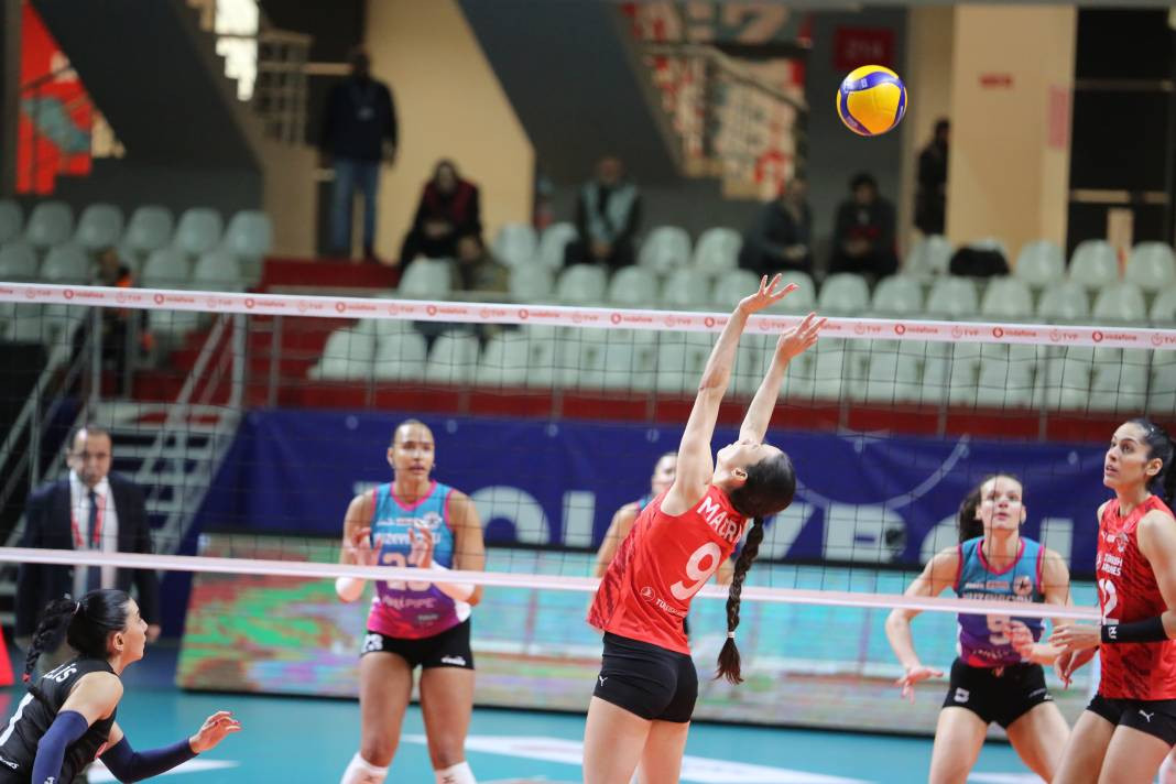 THY Kuzeyboru karşısında yüksekten uçtu. Nefes kesen maçı kazandı - Resim: 60