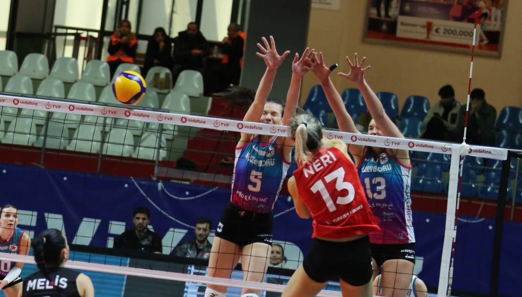 THY Kuzeyboru karşısında yüksekten uçtu. Nefes kesen maçı kazandı - Resim: 67