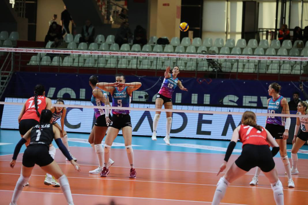 THY Kuzeyboru karşısında yüksekten uçtu. Nefes kesen maçı kazandı - Resim: 54