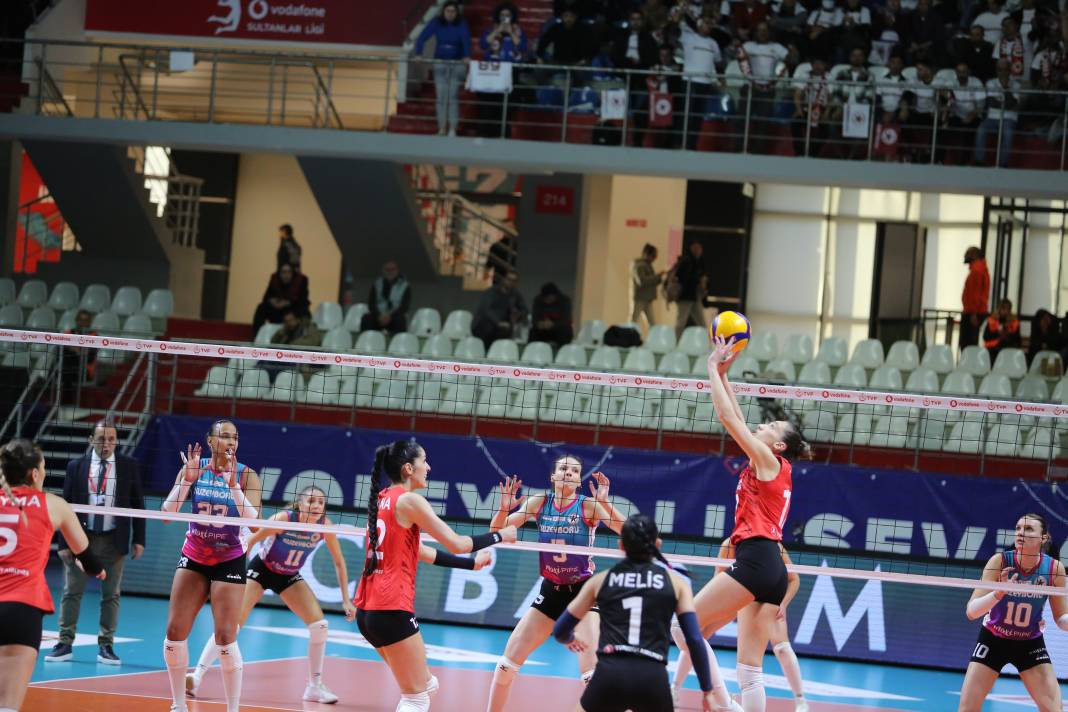 THY Kuzeyboru karşısında yüksekten uçtu. Nefes kesen maçı kazandı - Resim: 53