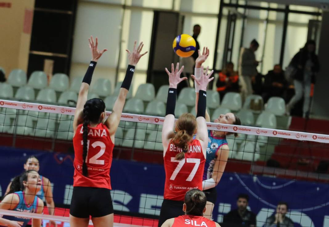 THY Kuzeyboru karşısında yüksekten uçtu. Nefes kesen maçı kazandı - Resim: 55