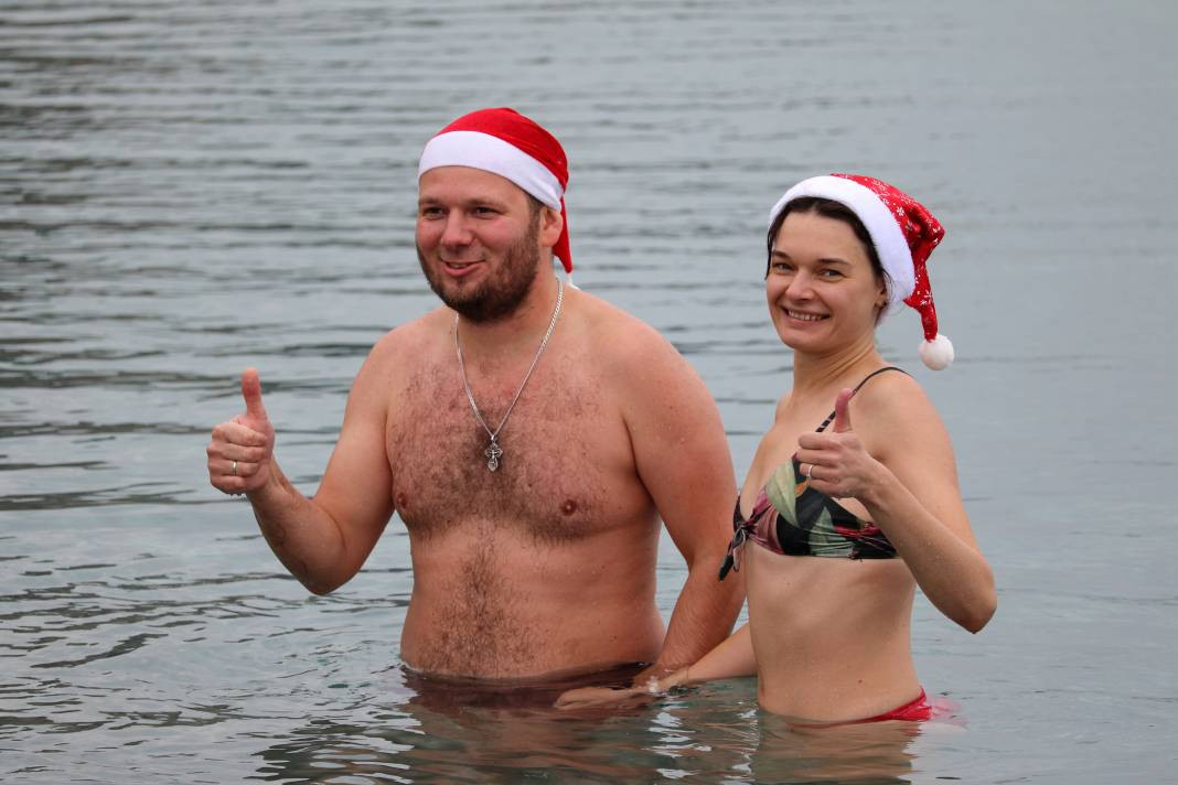 Sibirya'dan Türkiye'ye gelip denize girdiler - Resim: 7