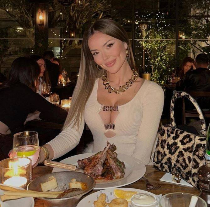 Yılmaz Erdoğan gönlünü 25 yaş küçük modele kaptırdı. Ünlü bestecinin yeğeniyle aşk yaşıyor - Resim: 11