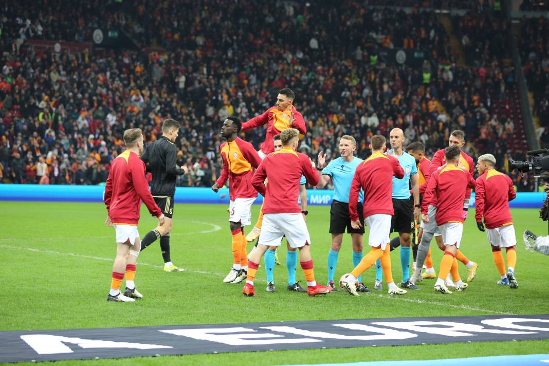 Muslera devleşti Icardi fişi çekti. Galatasaray taraftarı öldü öldü dirildi - Resim: 112
