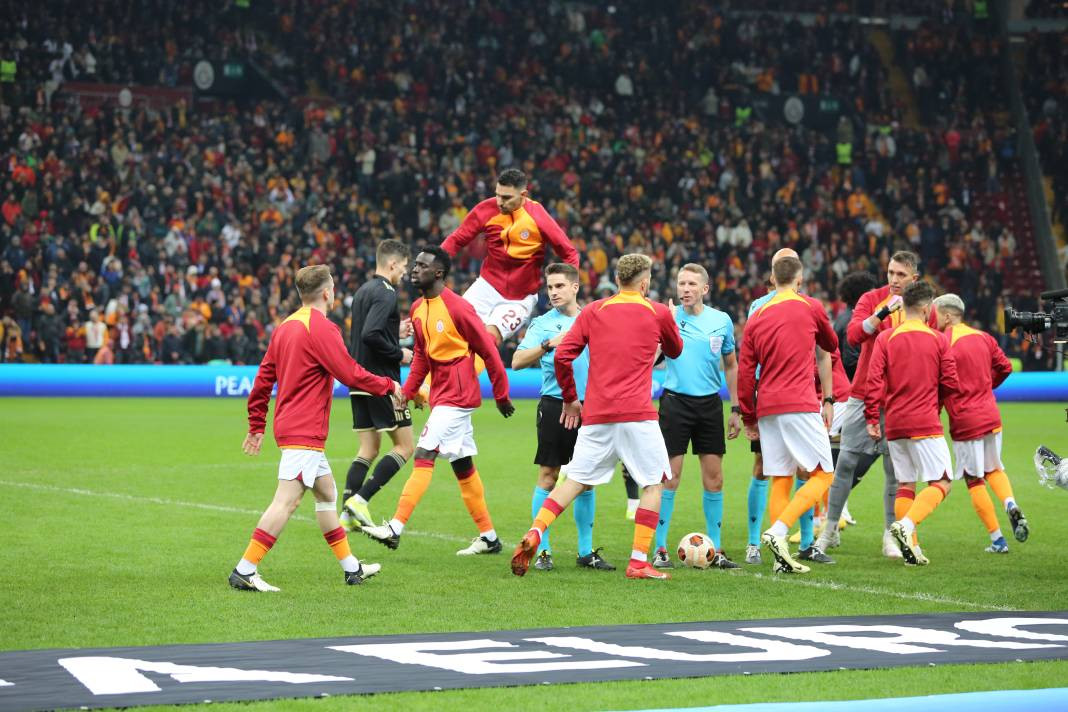 Muslera devleşti Icardi fişi çekti. Galatasaray taraftarı öldü öldü dirildi - Resim: 117