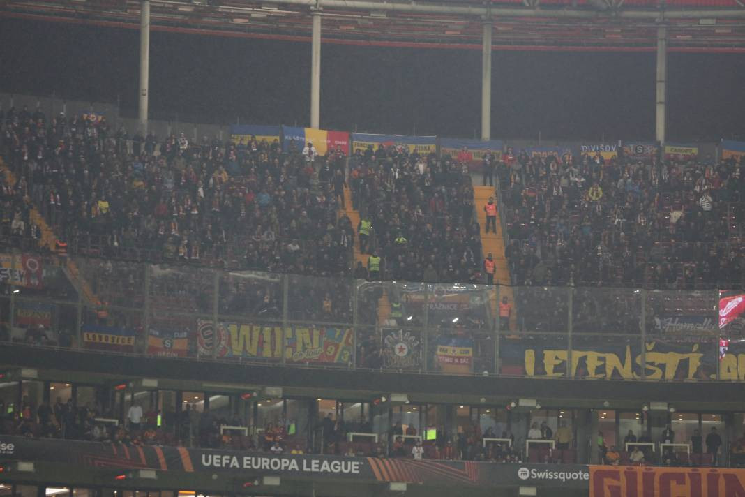 Muslera devleşti Icardi fişi çekti. Galatasaray taraftarı öldü öldü dirildi - Resim: 104