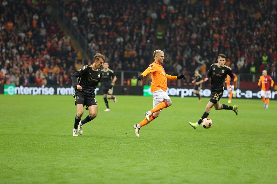 Muslera devleşti Icardi fişi çekti. Galatasaray taraftarı öldü öldü dirildi - Resim: 101