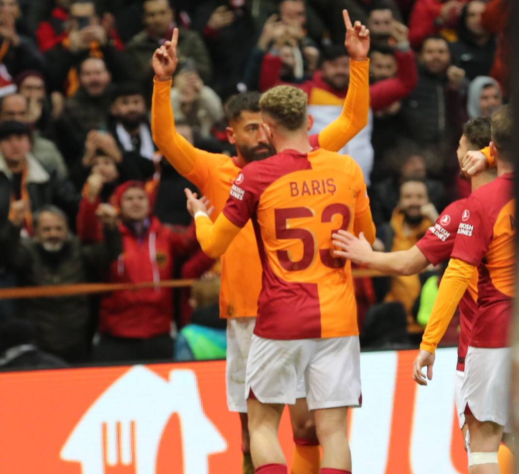 Muslera devleşti Icardi fişi çekti. Galatasaray taraftarı öldü öldü dirildi - Resim: 95
