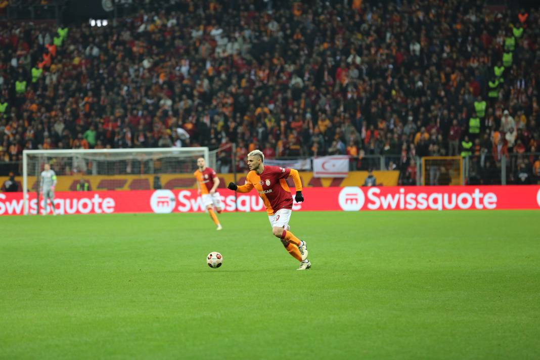 Muslera devleşti Icardi fişi çekti. Galatasaray taraftarı öldü öldü dirildi - Resim: 85