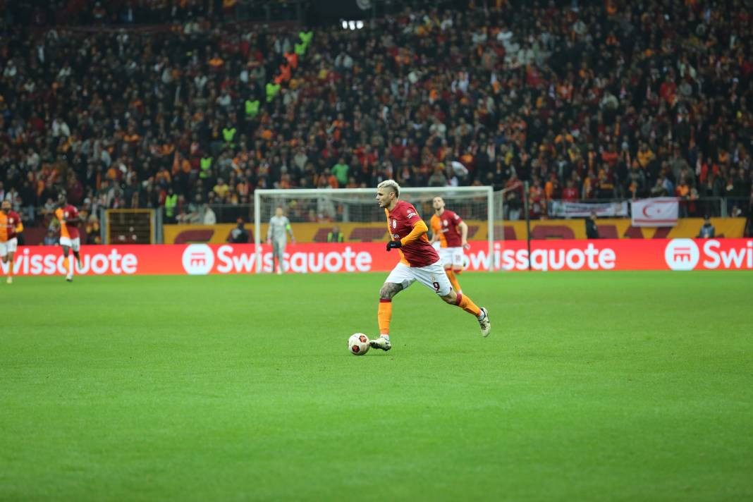 Muslera devleşti Icardi fişi çekti. Galatasaray taraftarı öldü öldü dirildi - Resim: 84
