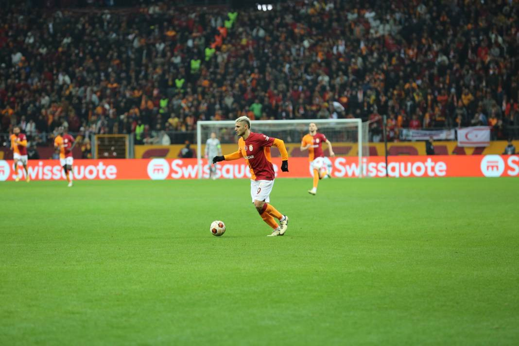 Muslera devleşti Icardi fişi çekti. Galatasaray taraftarı öldü öldü dirildi - Resim: 83